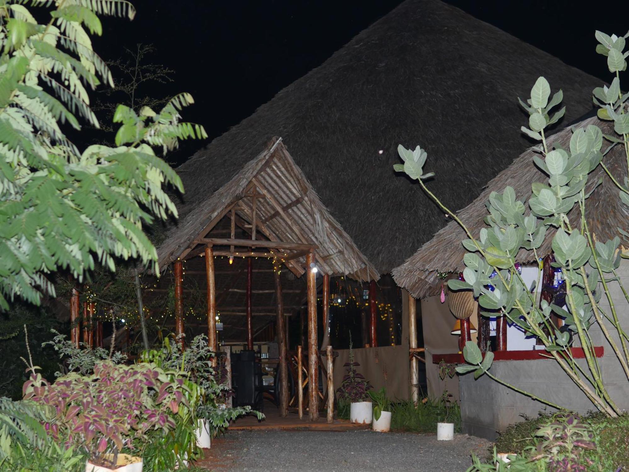 Tausa Tsavo Eco Lodge Voi Kültér fotó