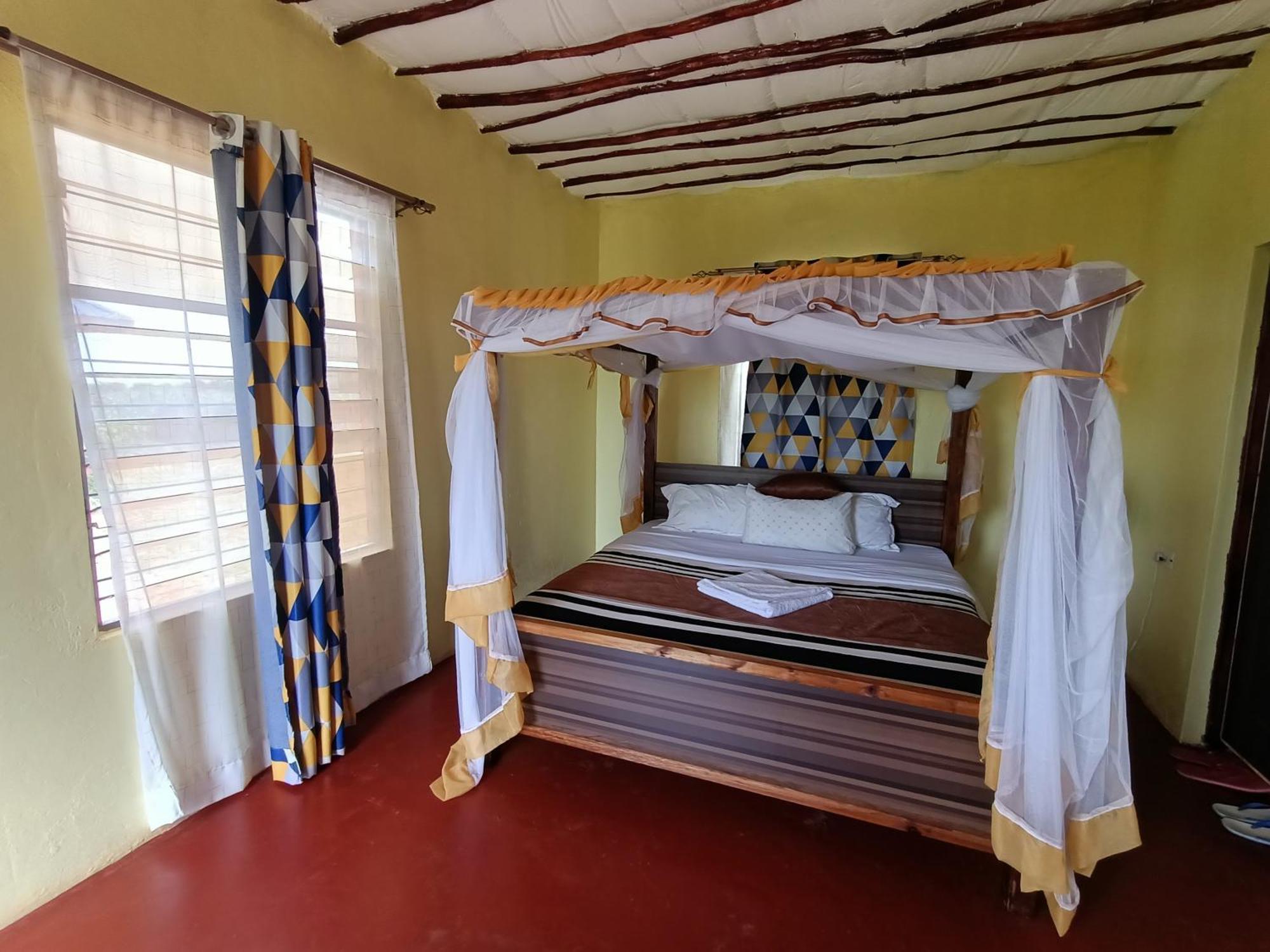 Tausa Tsavo Eco Lodge Voi Kültér fotó