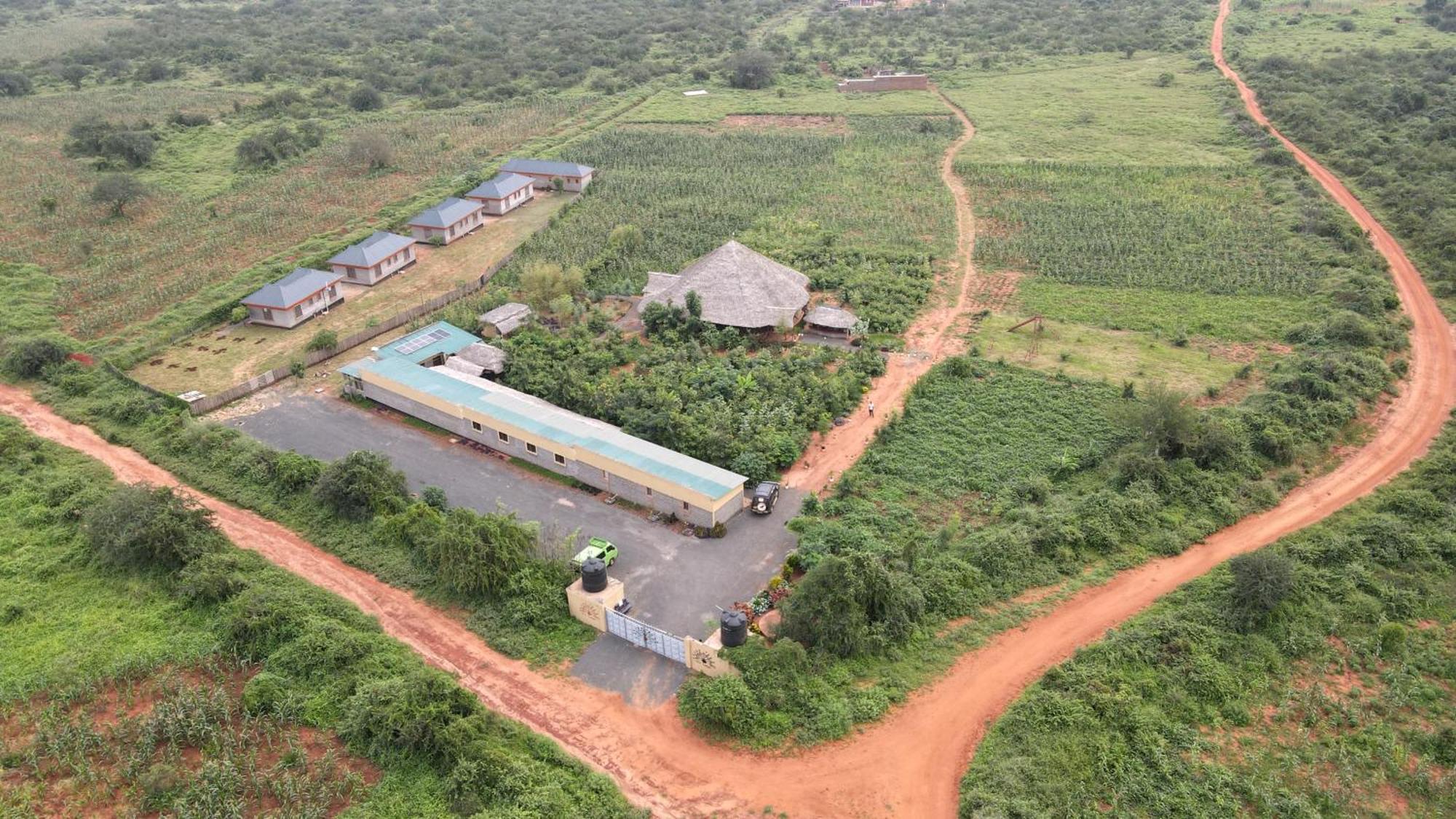Tausa Tsavo Eco Lodge Voi Kültér fotó