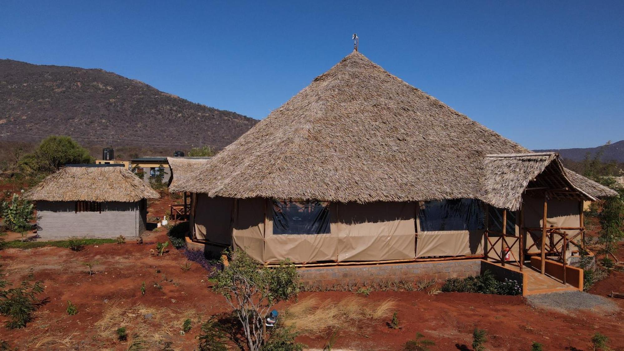 Tausa Tsavo Eco Lodge Voi Kültér fotó