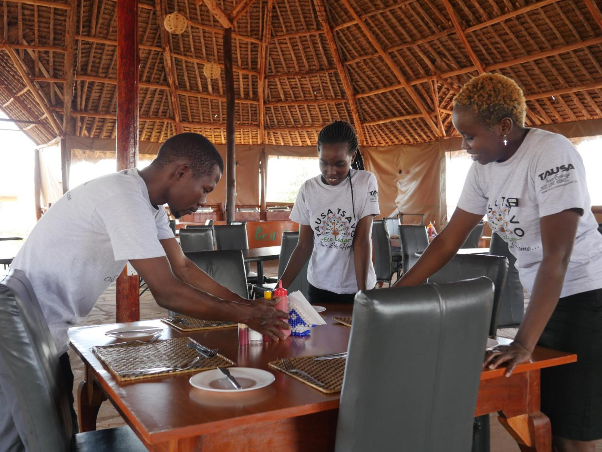 Tausa Tsavo Eco Lodge Voi Kültér fotó